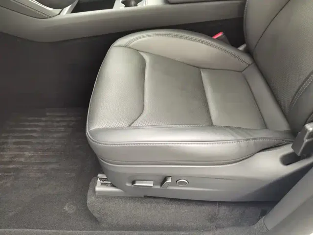 Tesla Model Y — Фото автомобиля 20