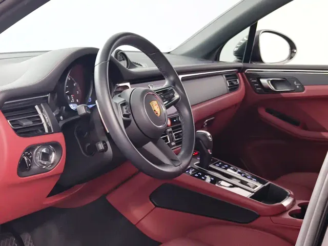 Porsche Macan — Фото автомобиля 8