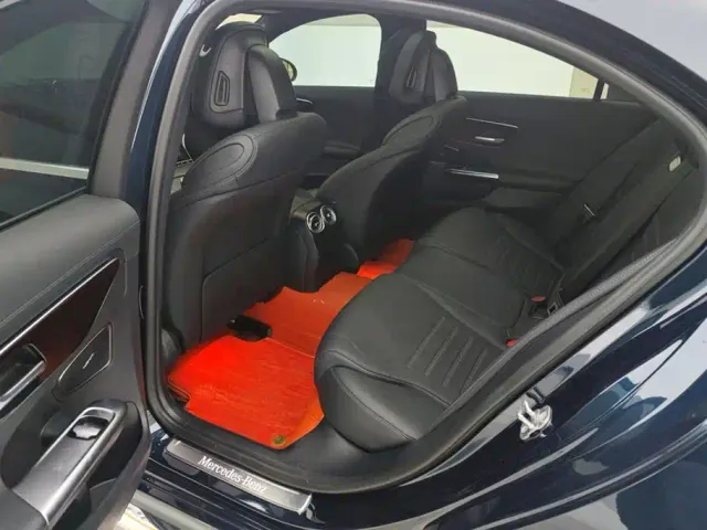 Mercedes-Benz C-Class — Фото автомобиля 11