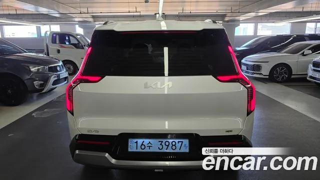 Kia EV9 — Фото автомобиля 4
