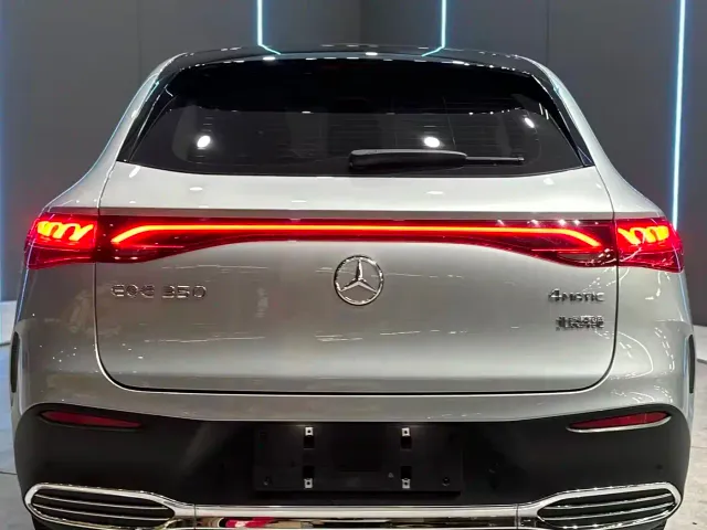 Mercedes-Benz EQE SUV — Фото автомобиля 7