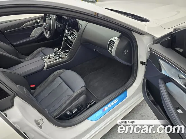 BMW 8 Series G15 — Фото автомобиля 11