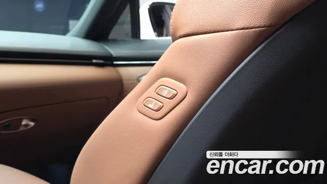 Genesis GV70 — Фото автомобиля 30