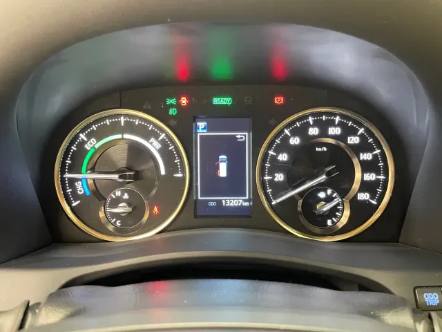 Toyota Alphard — Фото автомобиля 8