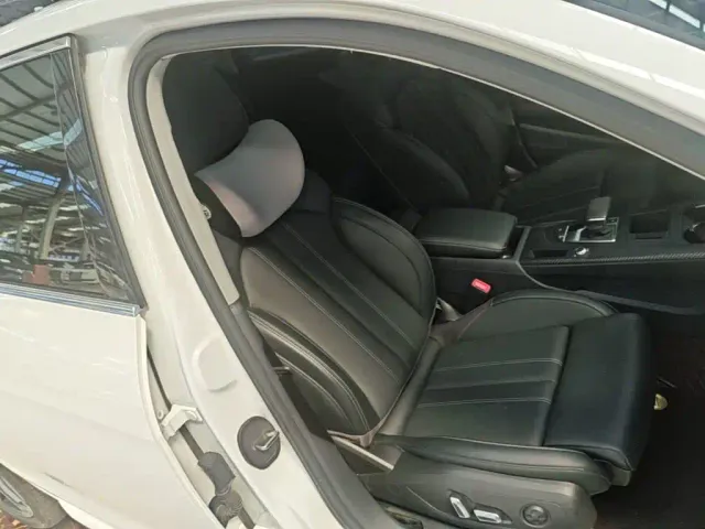 Audi A4L — Фото автомобиля 24
