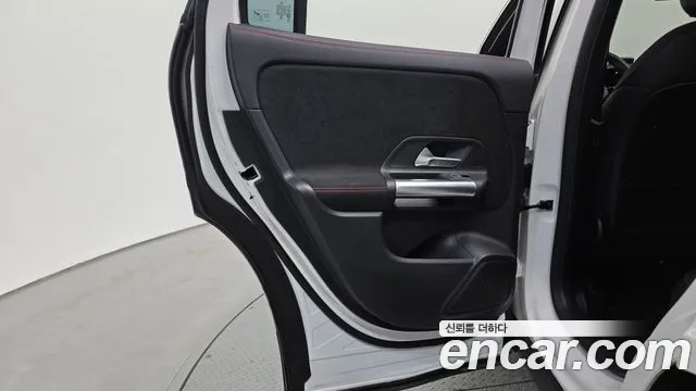 Mercedes-Benz GLA-Class H247 — Фото автомобиля 14