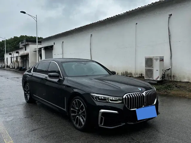 BMW 7 Series — Фото автомобиля 2
