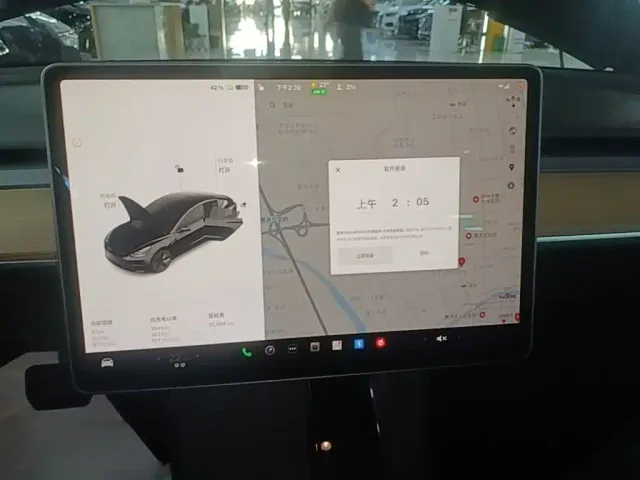 Tesla Model 3 — Фото автомобиля 12