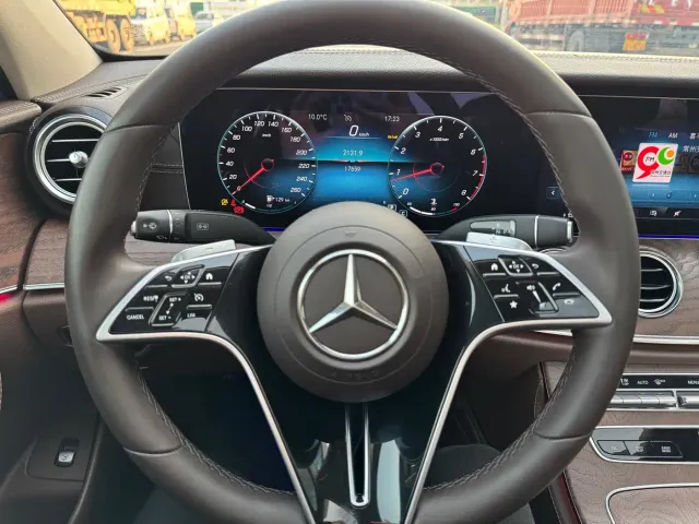 Mercedes-Benz E-Class — Фото автомобиля 6