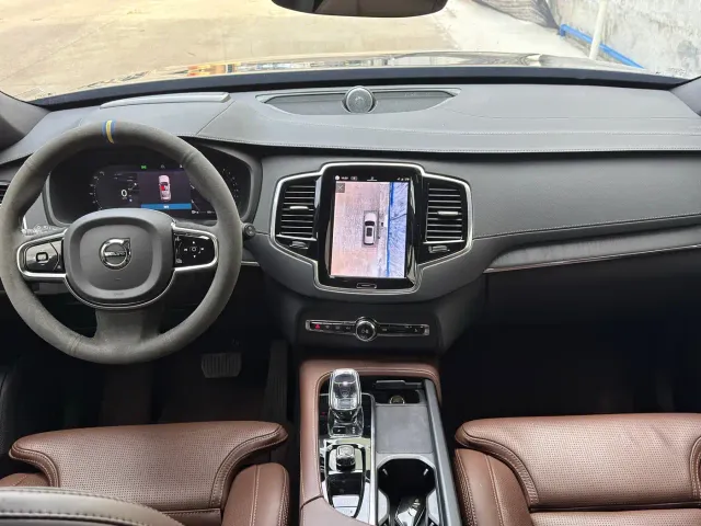 Volvo XC90 — Фото автомобиля 7