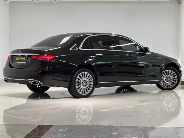 Mercedes-Benz E-Class — Фото автомобиля 8