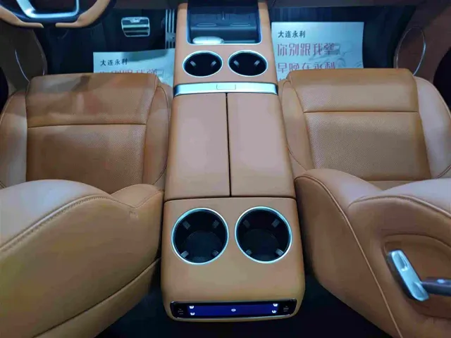 Li Auto L8 — Фото автомобиля 9