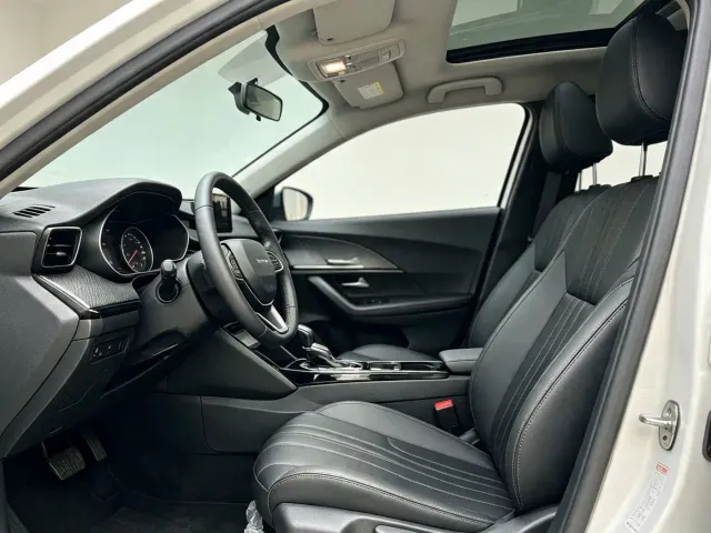 Peugeot 2008 — Фото автомобиля 7