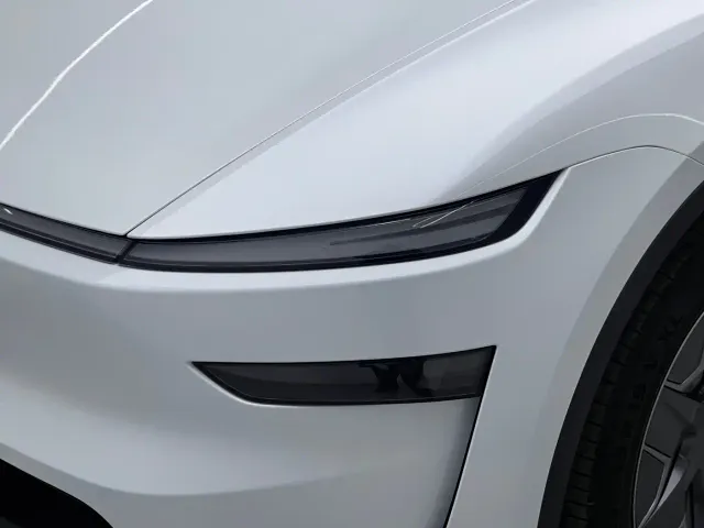Tesla Model Y L — Фото автомобиля 18