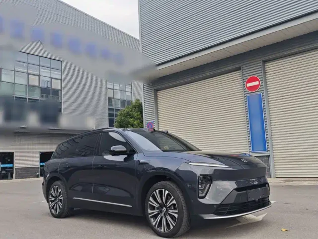 Nio ES8 — Фото автомобиля 21