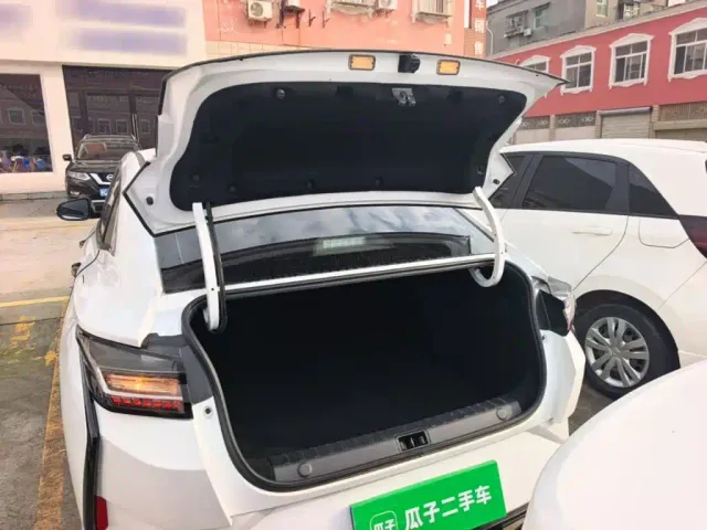 Dongfeng Yixuan — Фото автомобиля 18