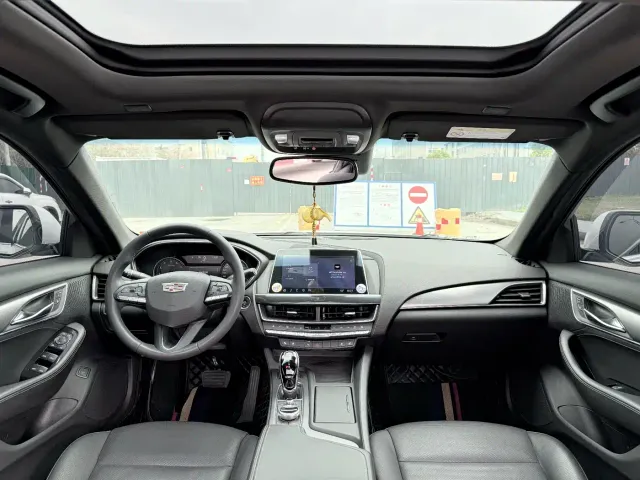 Cadillac CT5 — Фото автомобиля 9