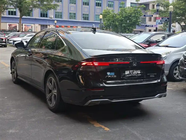 Honda Accord — Фото автомобиля 7
