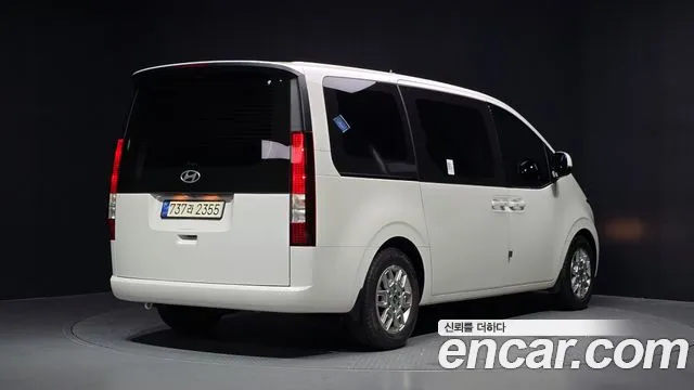 Hyundai Staria Staria L3.5 Tourer 11 мест — Фото автомобиля 2