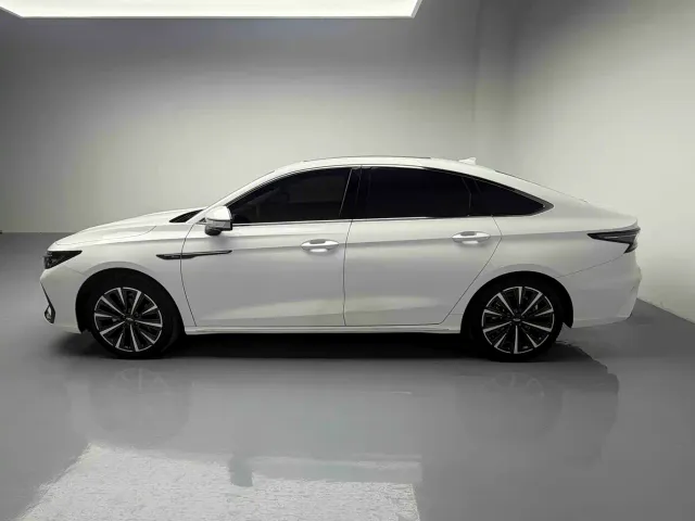 Chery Arrizo 8 — Фото автомобиля 5