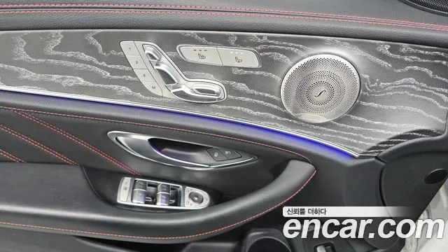 Mercedes-Benz E-Class — Фото автомобиля 29