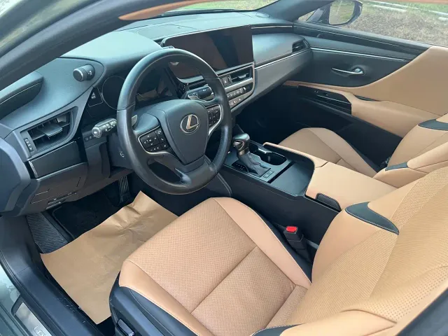 Lexus ES — Фото автомобиля 9