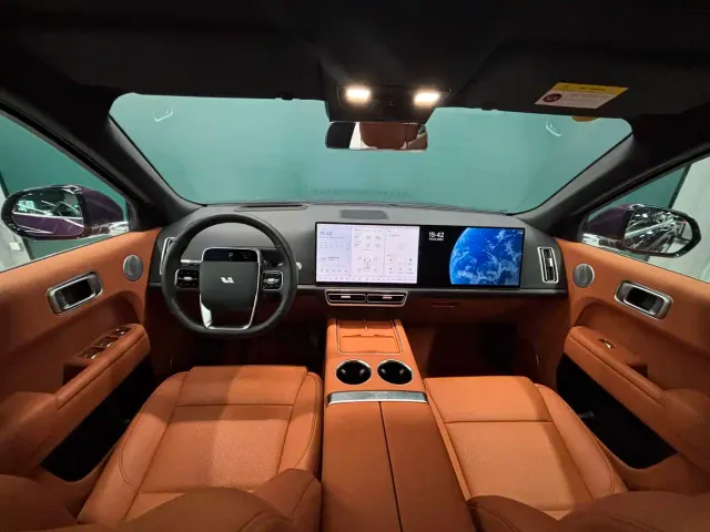 Li Auto L9 — Фото автомобиля 17