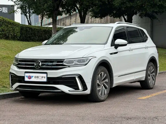 Фотография автомобиля — Volkswagen Tiguan L PHEV