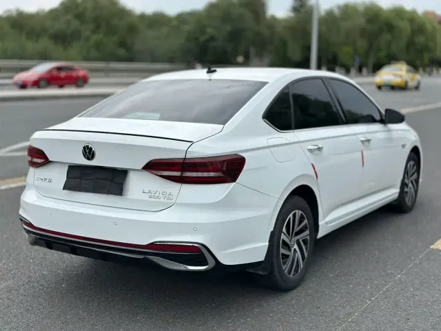Volkswagen Lavida — Фото автомобиля 6