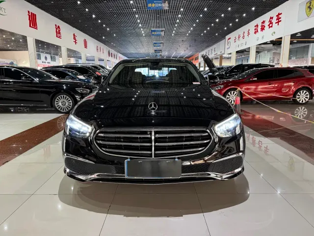 Mercedes-Benz E-Class — Фото автомобиля 2
