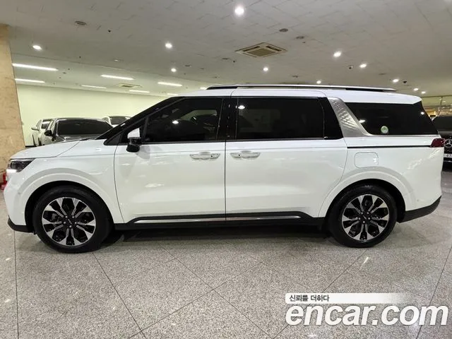 Kia Canival — Фото автомобиля 3