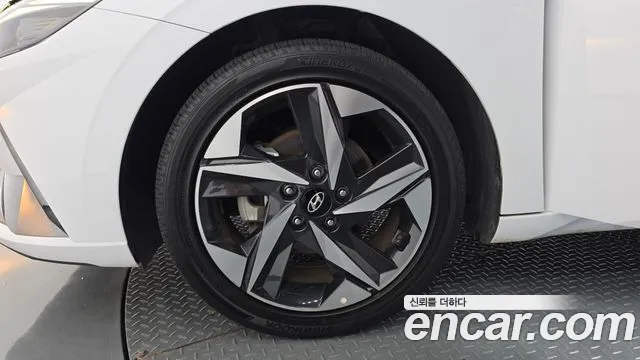 Hyundai AVANTE Modern — Фото автомобиля 5