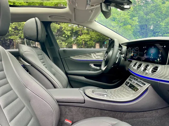 Mercedes-Benz E-Class — Фото автомобиля 17