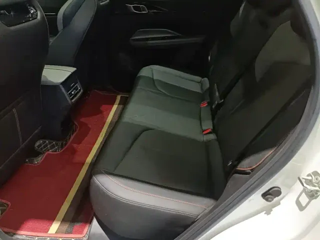Changan Oshan Z6 EV — Фото автомобиля 12
