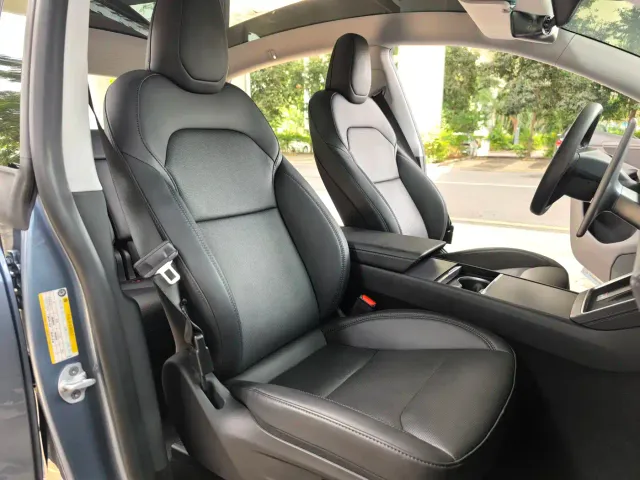 Tesla Model Y — Фото автомобиля 7