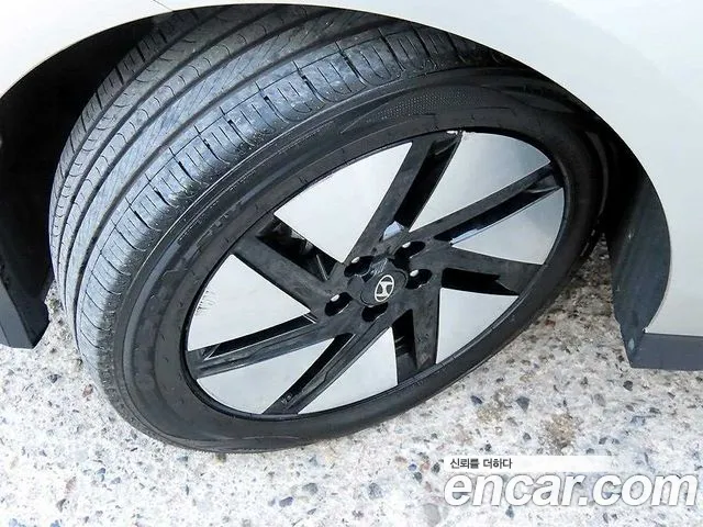 Hyundai Ioniq 6 — Фото автомобиля 20