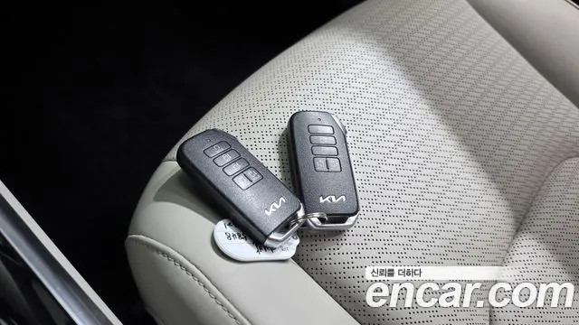 Kia Carnival Generation 4 — Фото автомобиля 23
