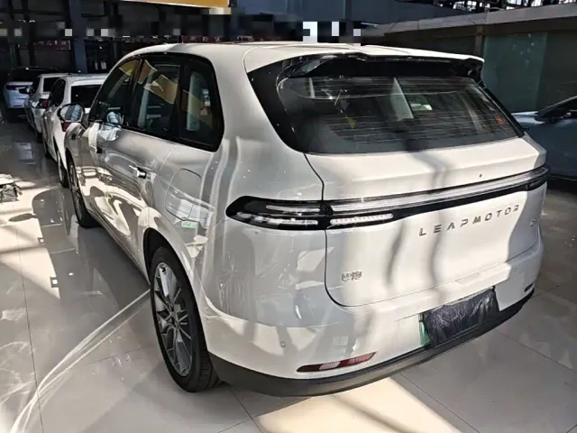 Leapmotor C10 — Фото автомобиля 4