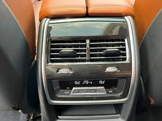 BMW X7 — Фото автомобиля 15