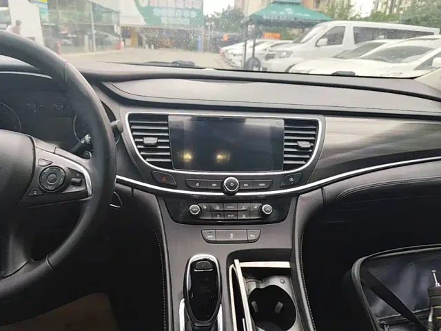 Buick LaCrosse — Фото автомобиля 12