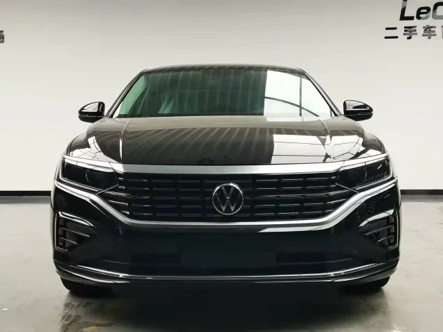 Volkswagen Passat — Фото автомобиля 2