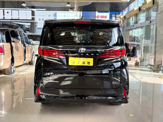 Toyota Alphard — Фото автомобиля 28