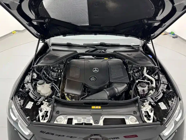 Mercedes-Benz E-Class — Фото автомобиля 26