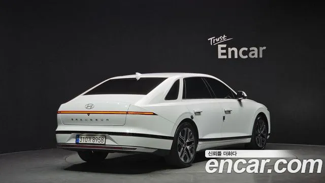 Hyundai Grandeur — Фото автомобиля 2