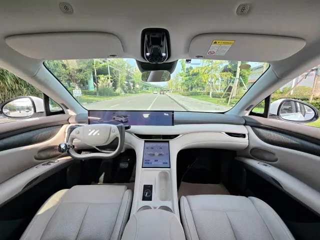 IM Motors LS6 — Фото автомобиля 17