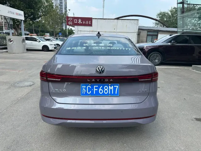 Volkswagen Lavida — Фото автомобиля 11
