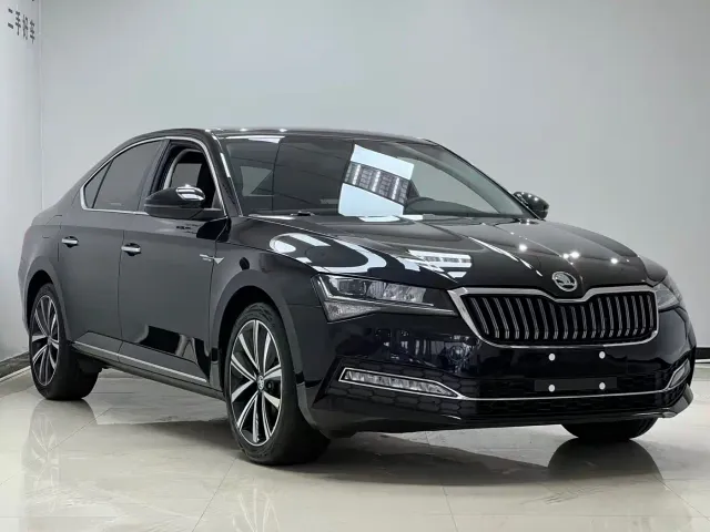 Skoda Superb — Фото автомобиля 3