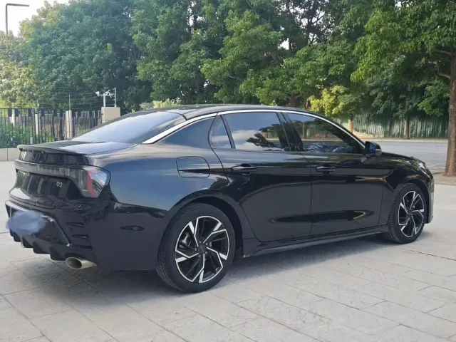 Lynk & Co 03 — Фото автомобиля 8