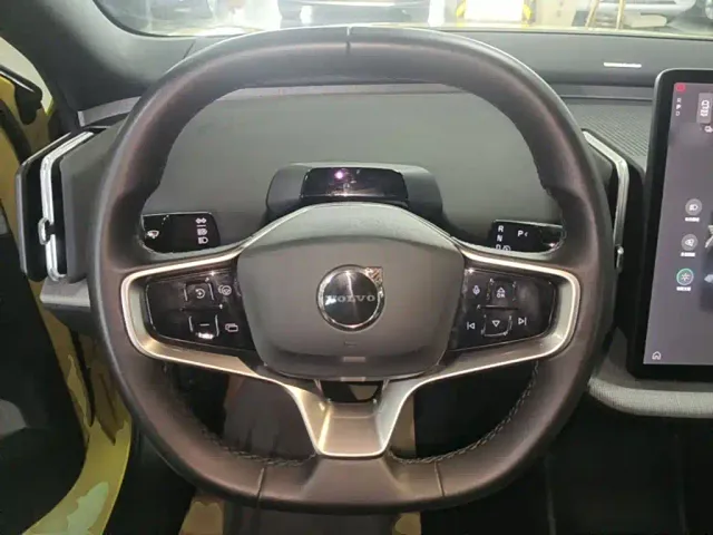 Volvo EX30 — Фото автомобиля 10
