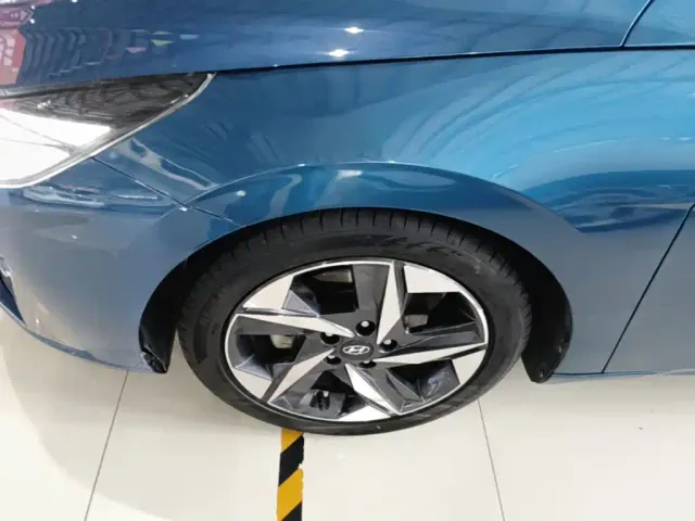 Hyundai Elantra — Фото автомобиля 22